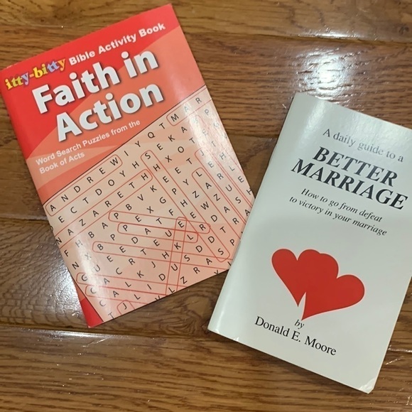 Word Searh & Daily guide Bible related (books) (read)(reading) - Picture 1 of 5